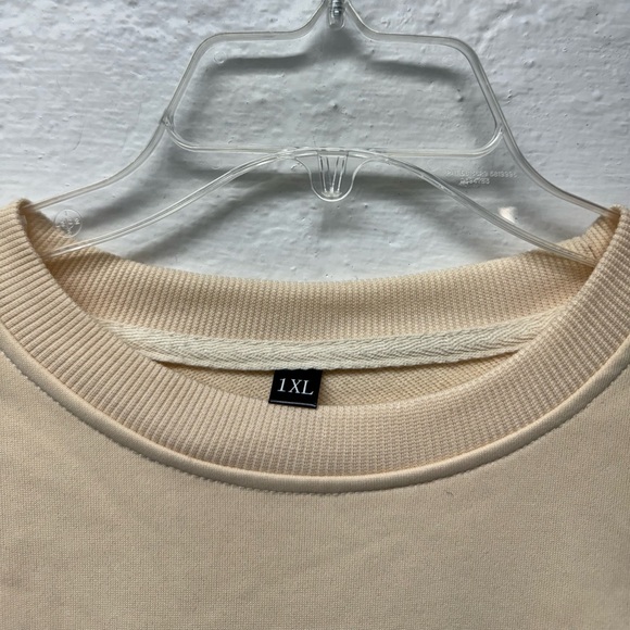 Strawberry Shortcake Crewneck - Picture 3 of 3